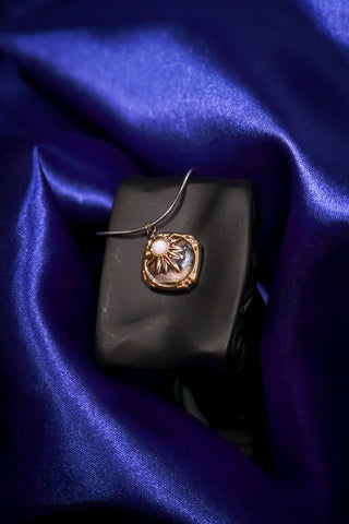 Dualtone Sunrays Pendant Necklace