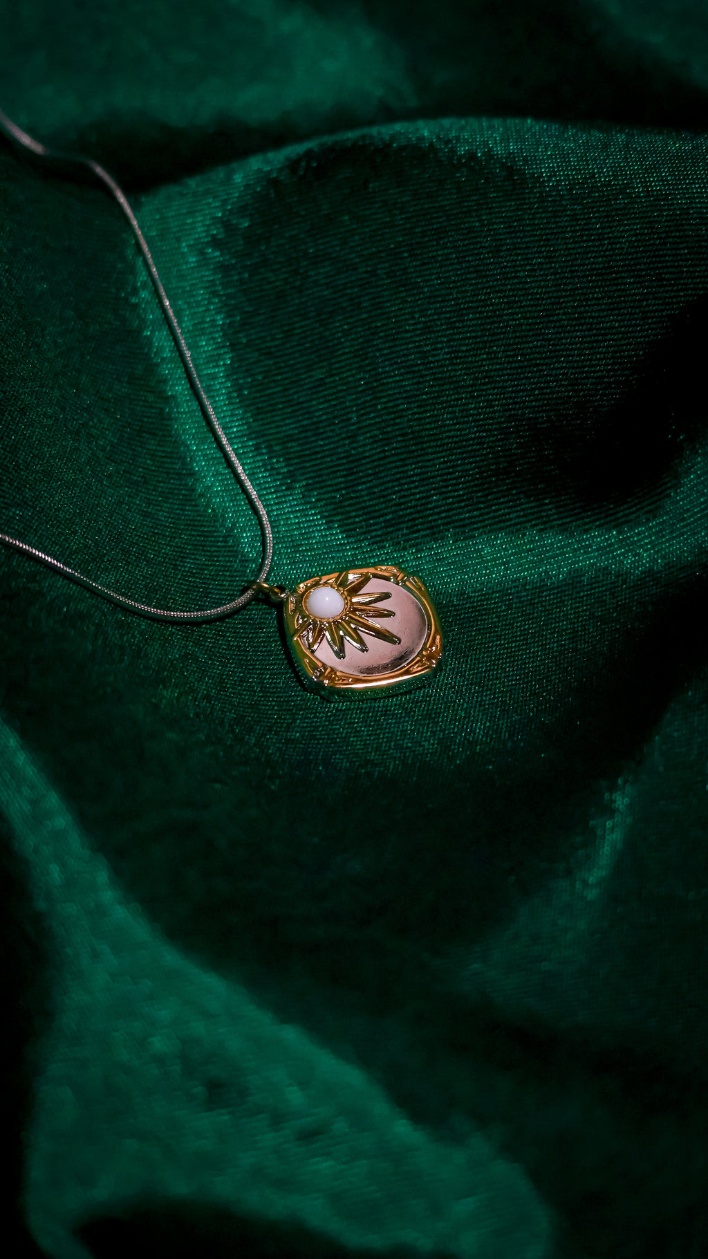 Dualtone Sunrays Pendant Necklace