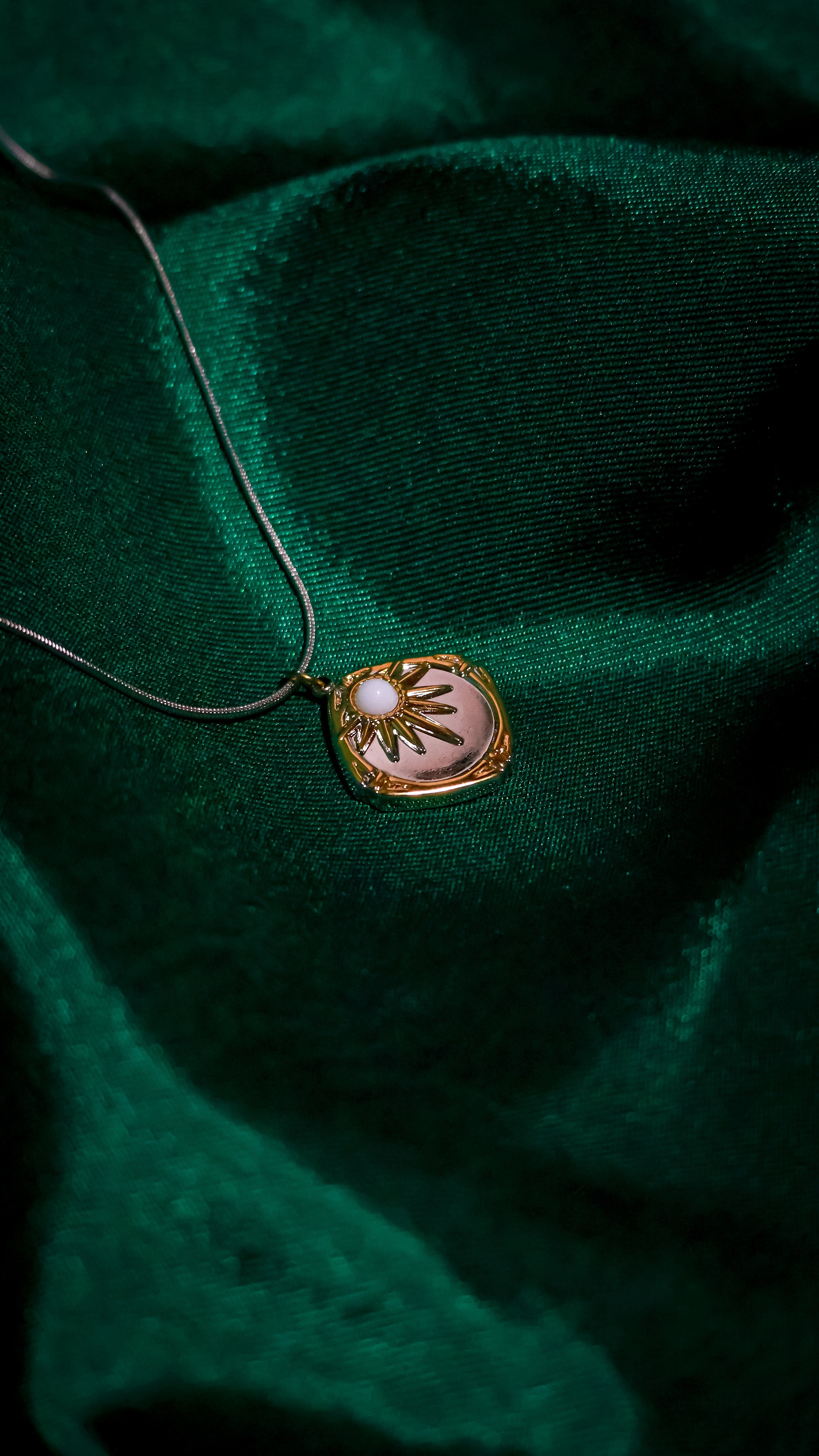Dualtone Sunrays Pendant Necklace