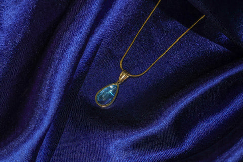 Glass Waterdrop Pendant Necklace