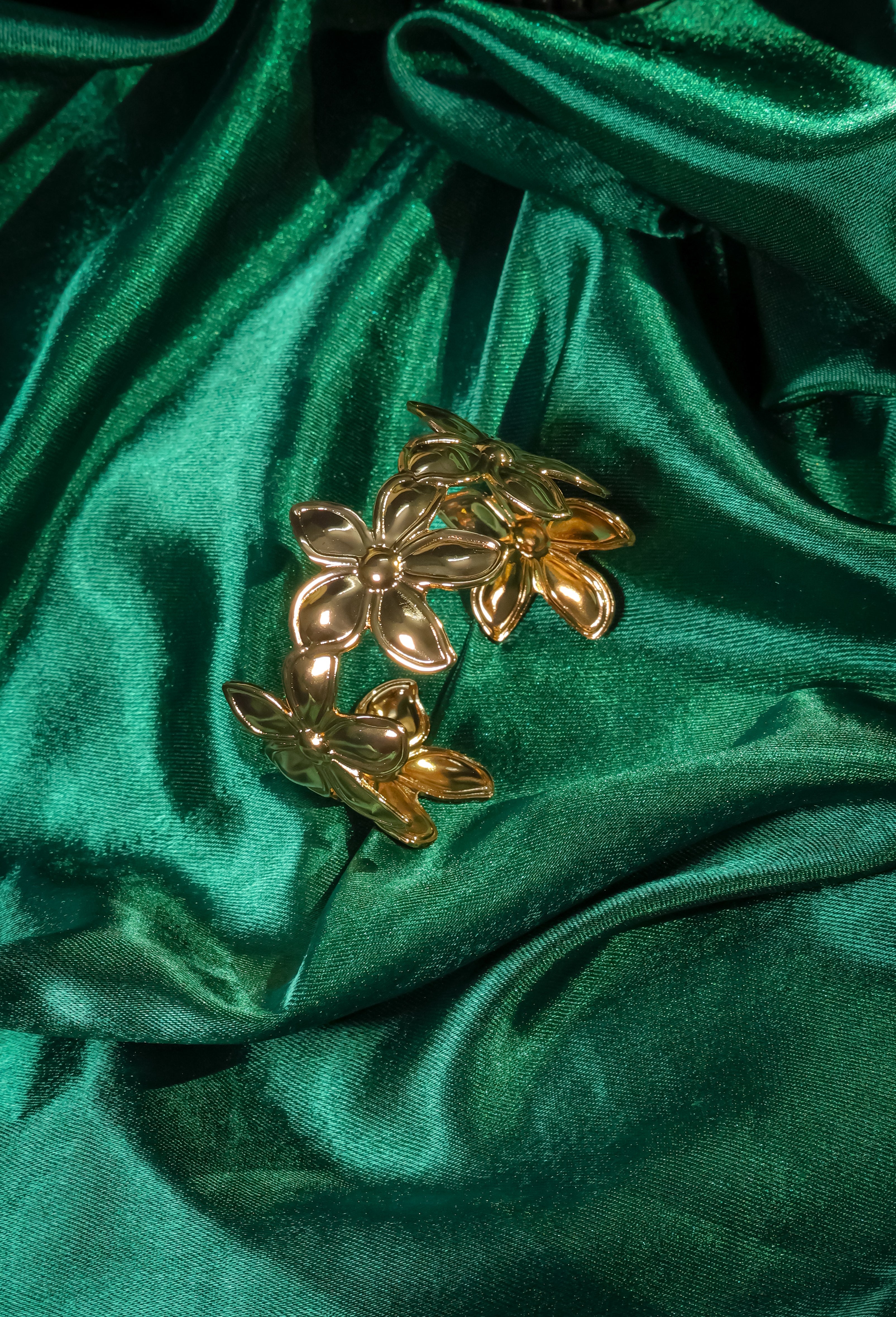 Golden Floral Motifs Kada