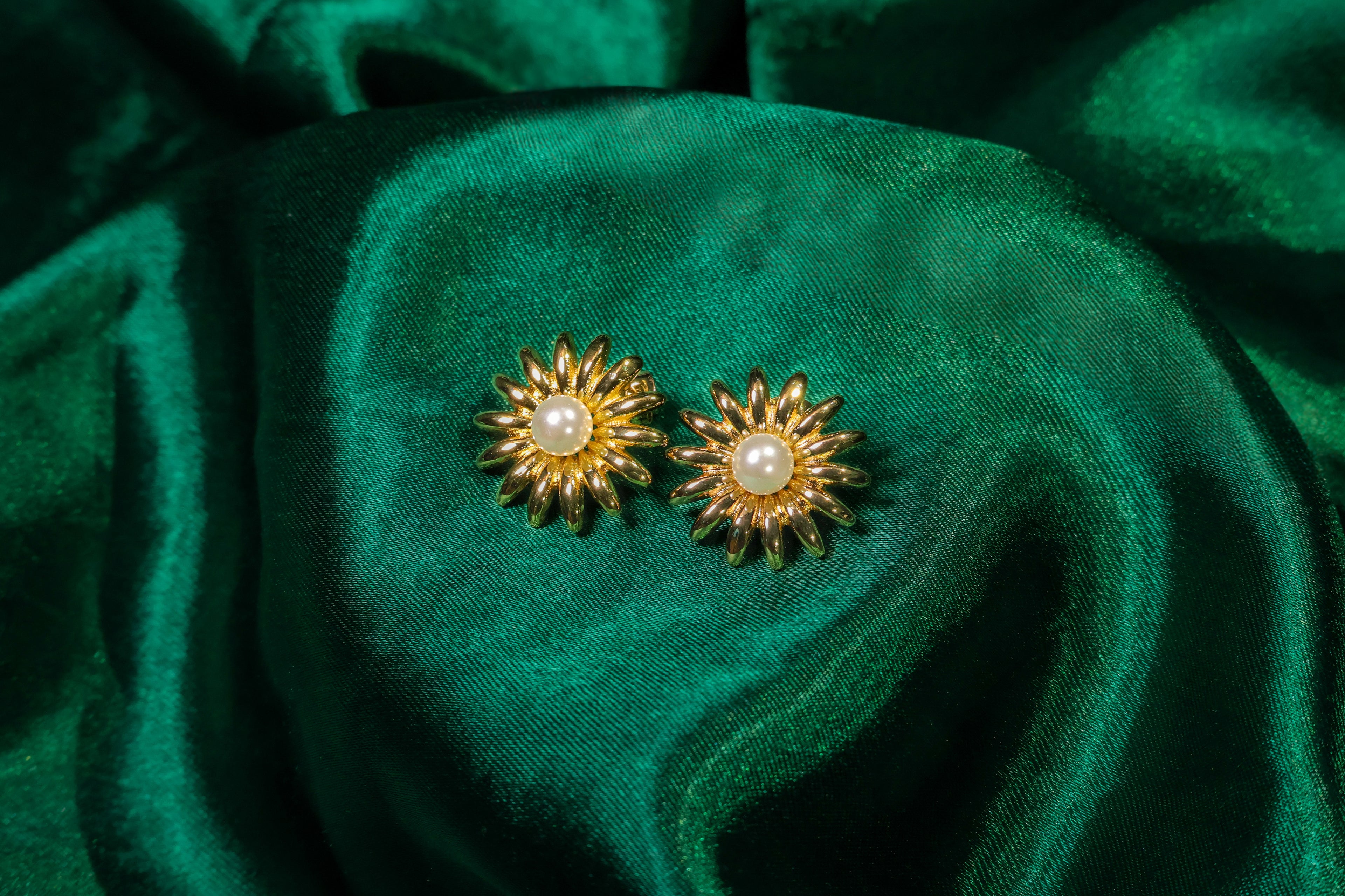 Floral Pearl Earring