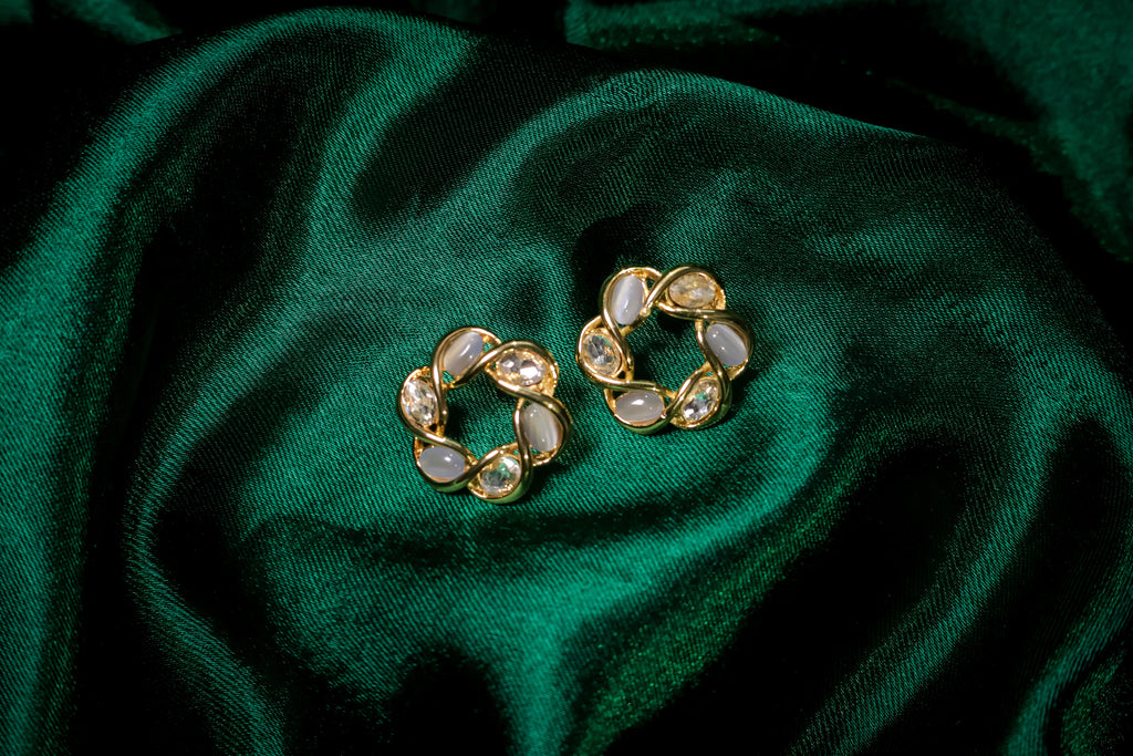 Faux Bloomy Diamond Earring
