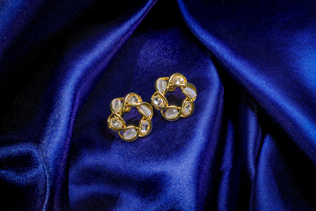 Faux Bloomy Diamond Earring