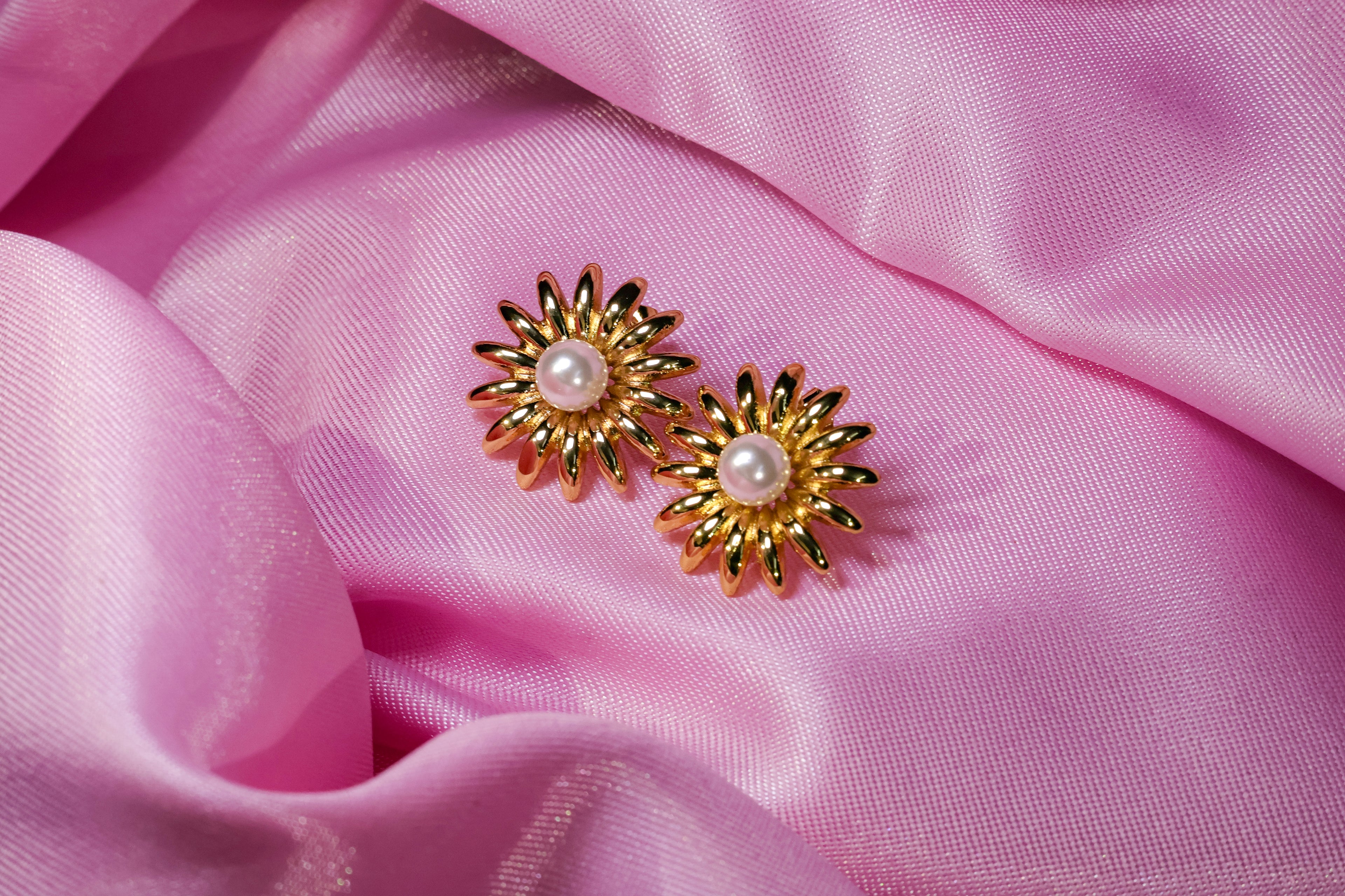 Floral Pearl Earring