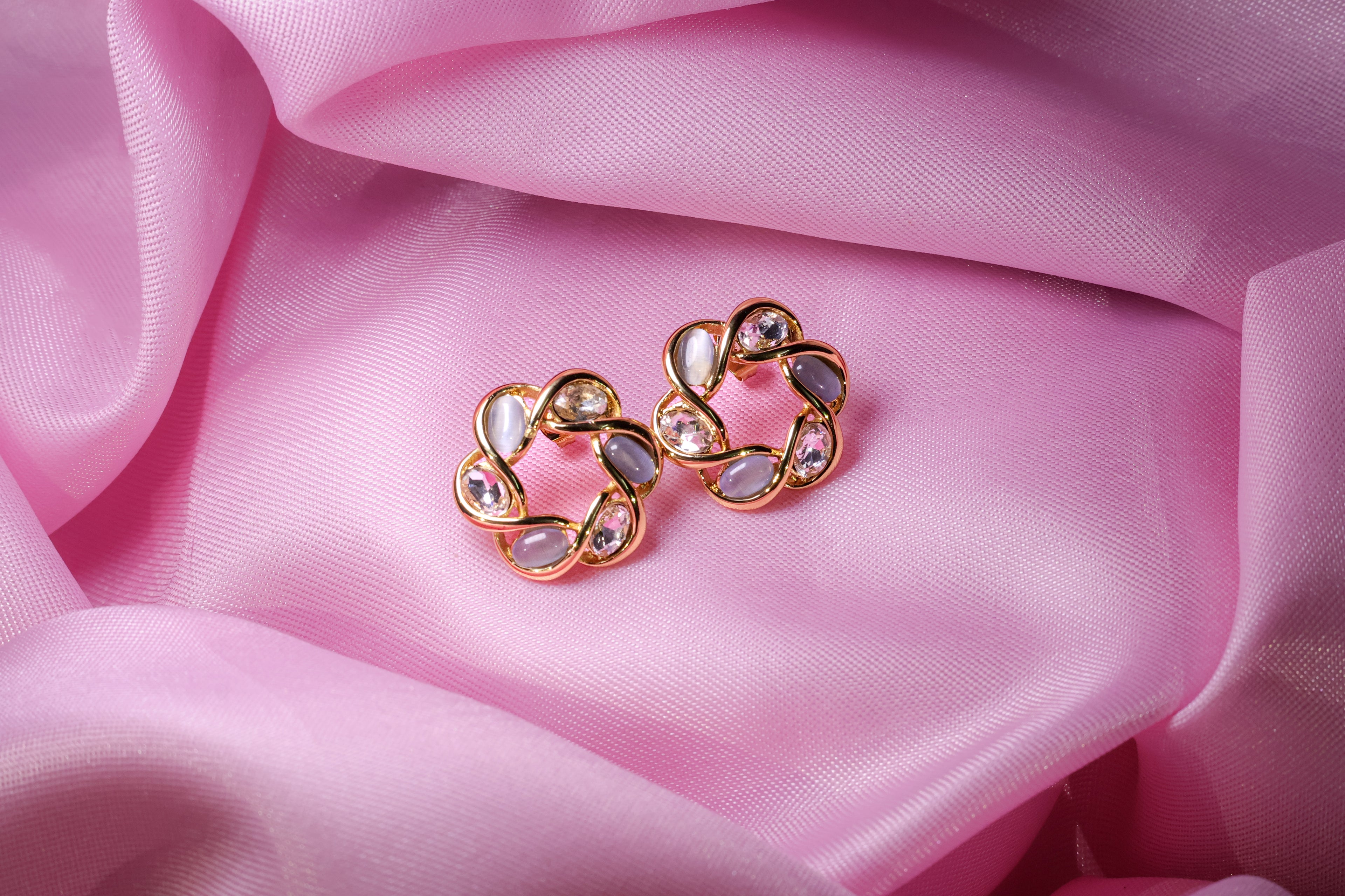 Faux Bloomy Diamond Earring