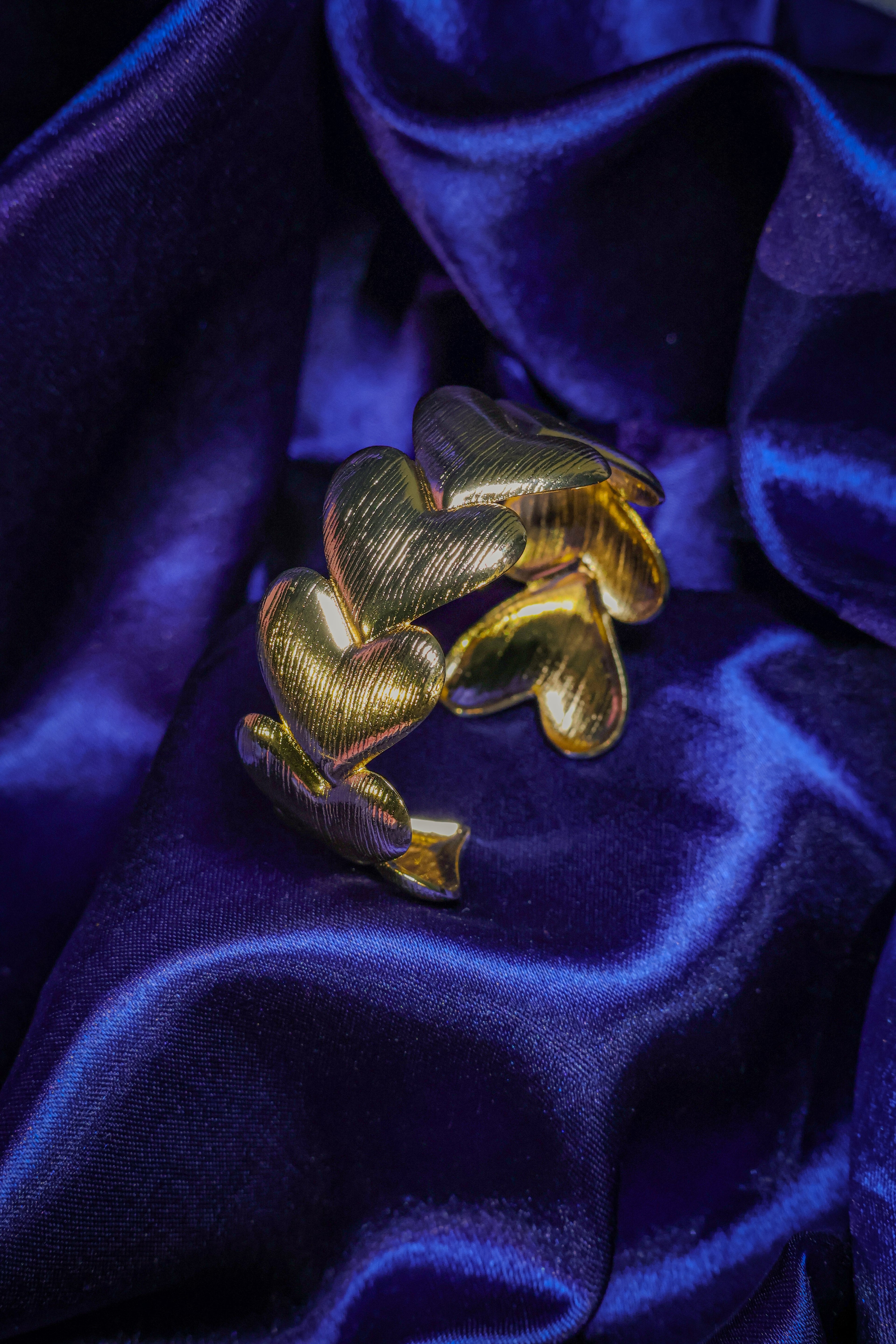 Golden Heart Motifs Kada