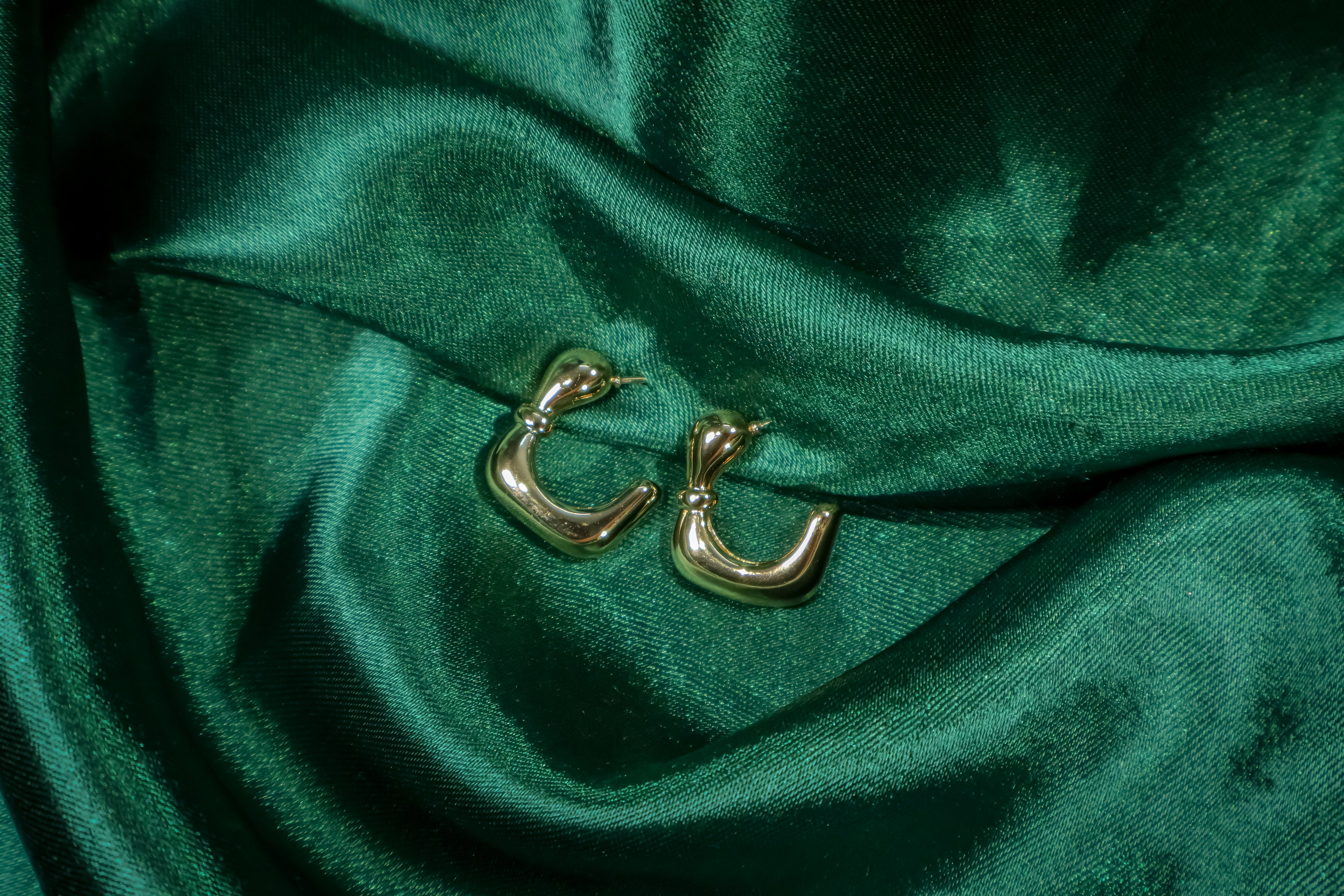Golden Chunky L Earhoop
