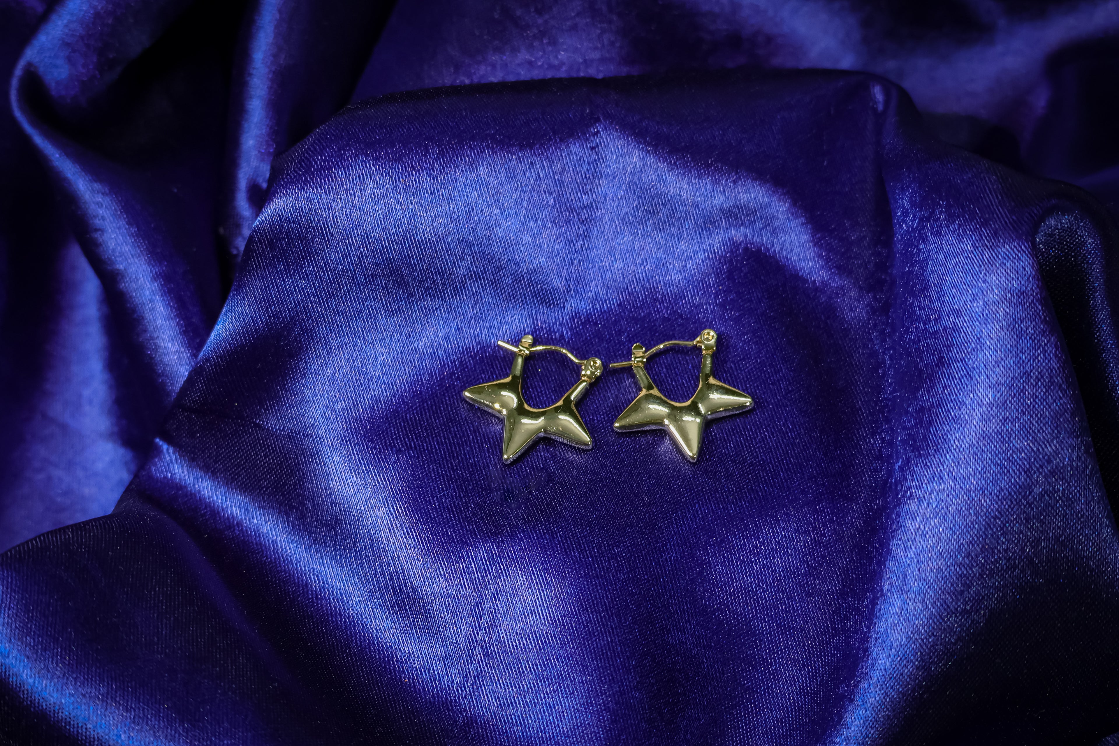 Golden Starling Earhoop