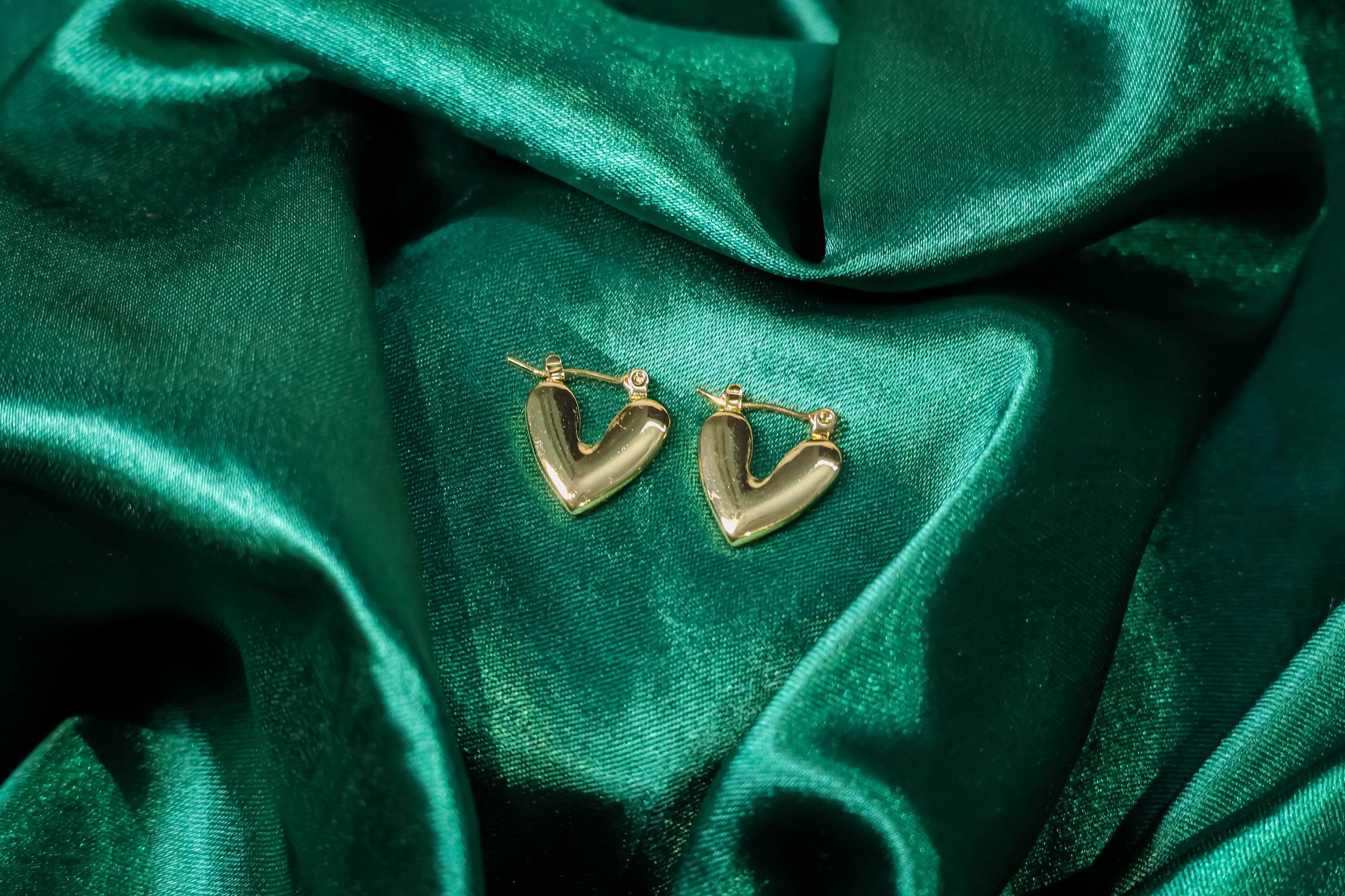 Golden Heart Earhoop
