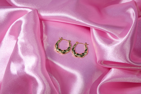 Golden Classic Twisted Earhoop