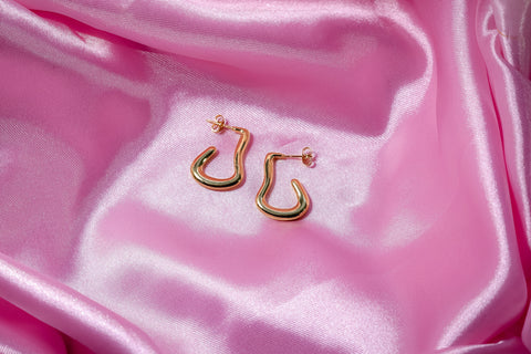 Golden Cruvy Drop Earhoop