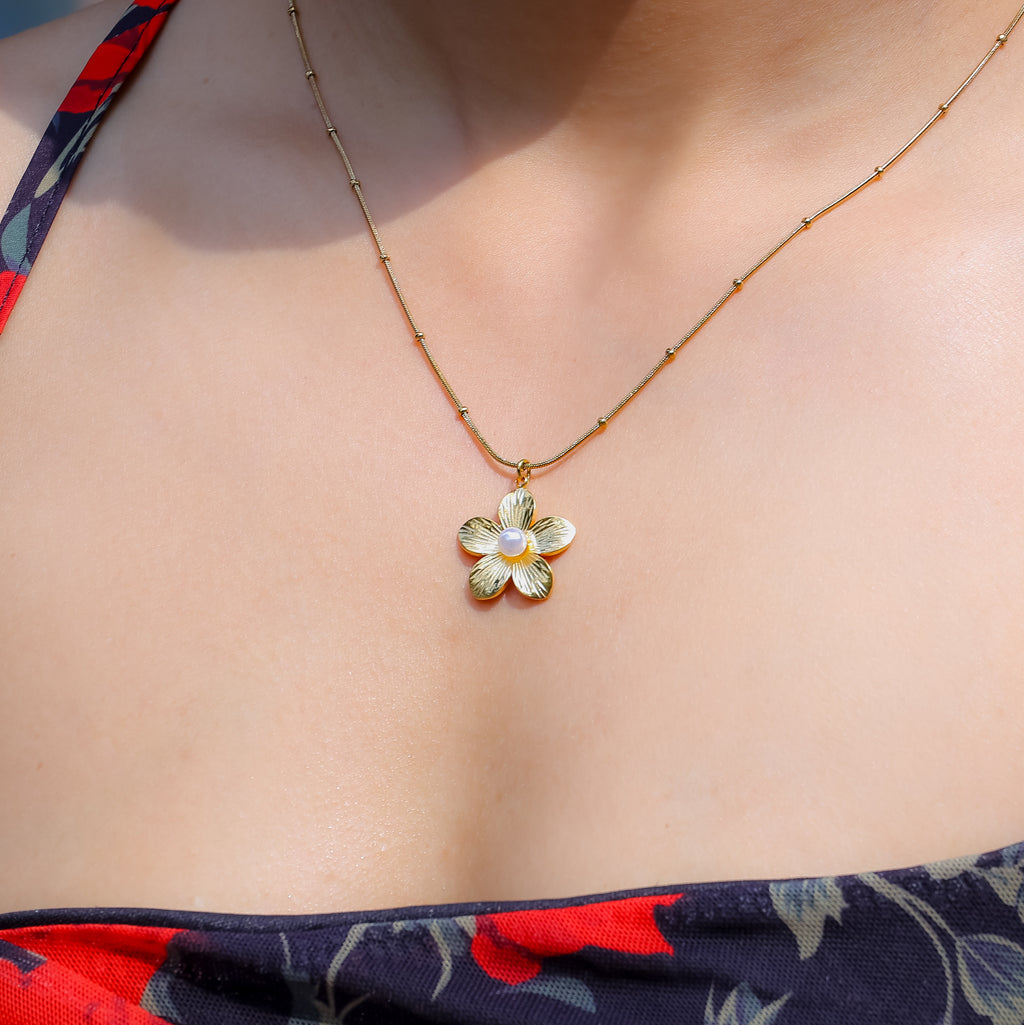 Golden Floral Pearl Pendant Necklace