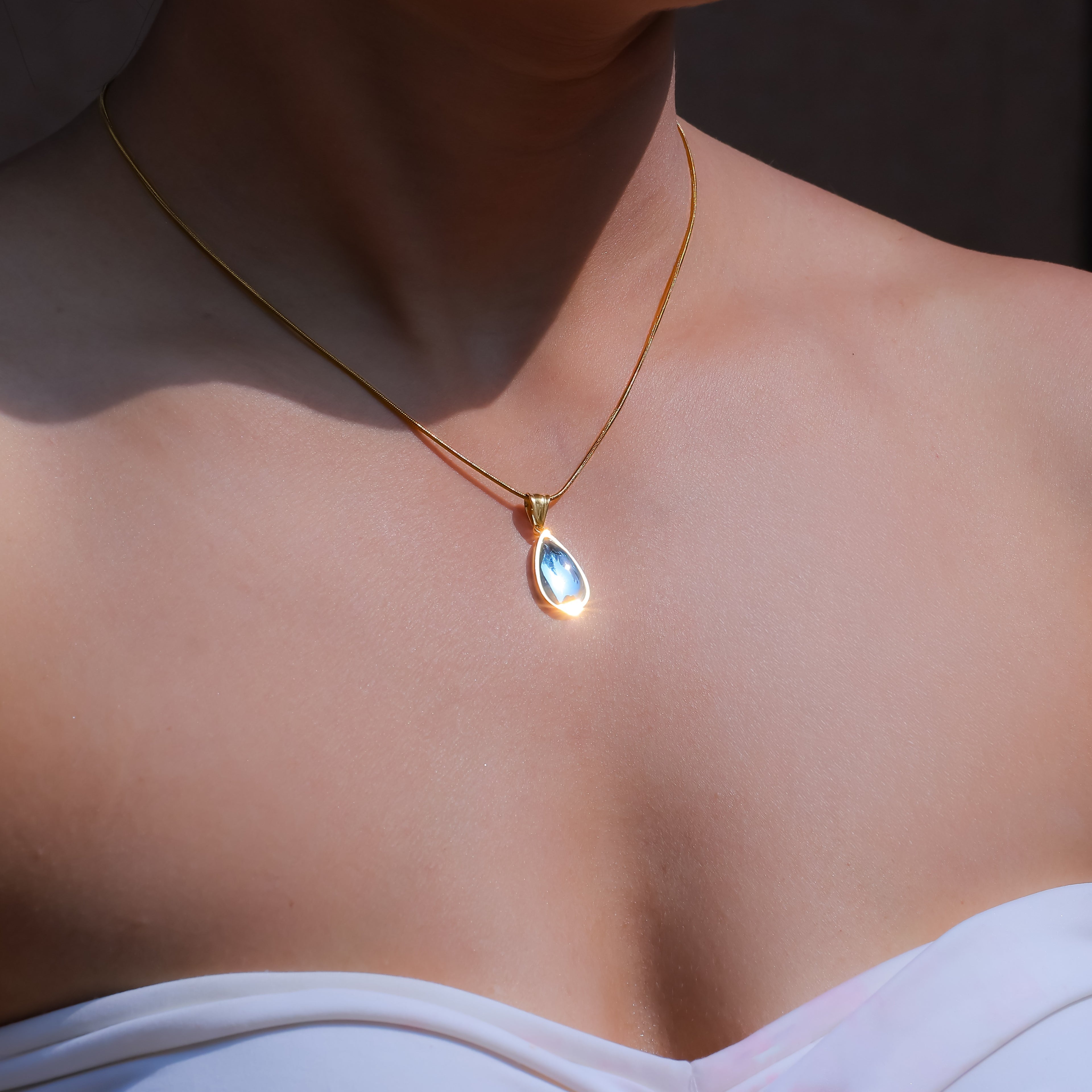 Glass Waterdrop Pendant Necklace